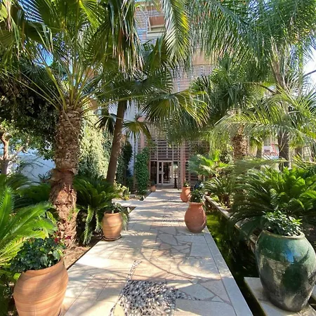 Family - Terrace - Parking - 4-5 People * Antibes