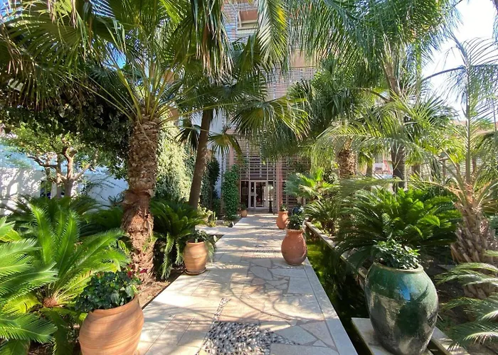 Family - Terrace - Parking - 4-5 People * Antibes